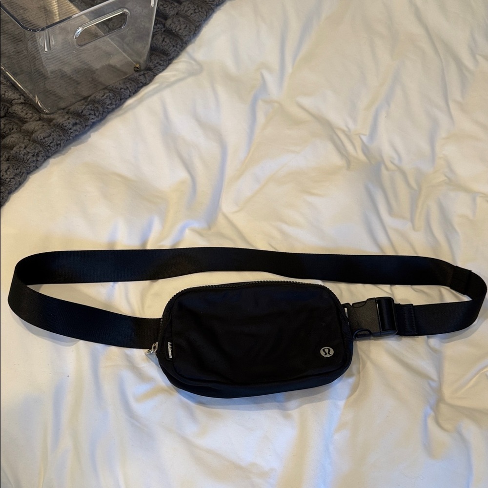 Lululemon Everywhere Belt Bag 1L